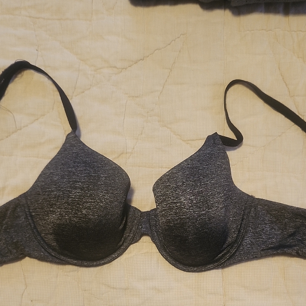 Victoria's Secret Uplift Semi Demi Bra. Size 34C